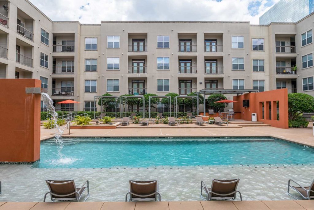 36Sixty; One and two bedroom pet friendly luxury apartments in West Houston's Greenway-Upper Kirby neighborhood